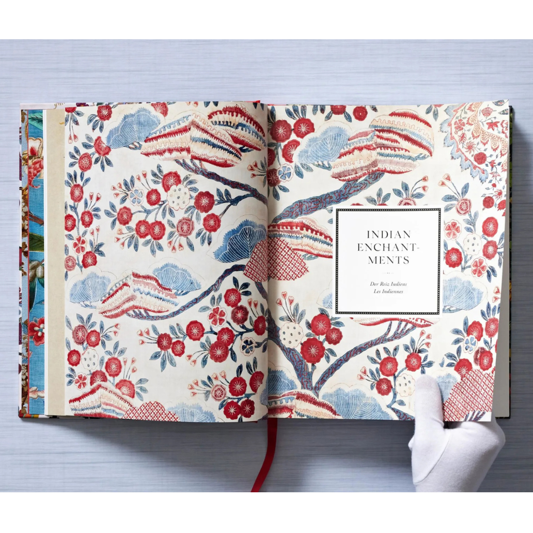 The Book of Printed Fabrics. From the 16th century until today