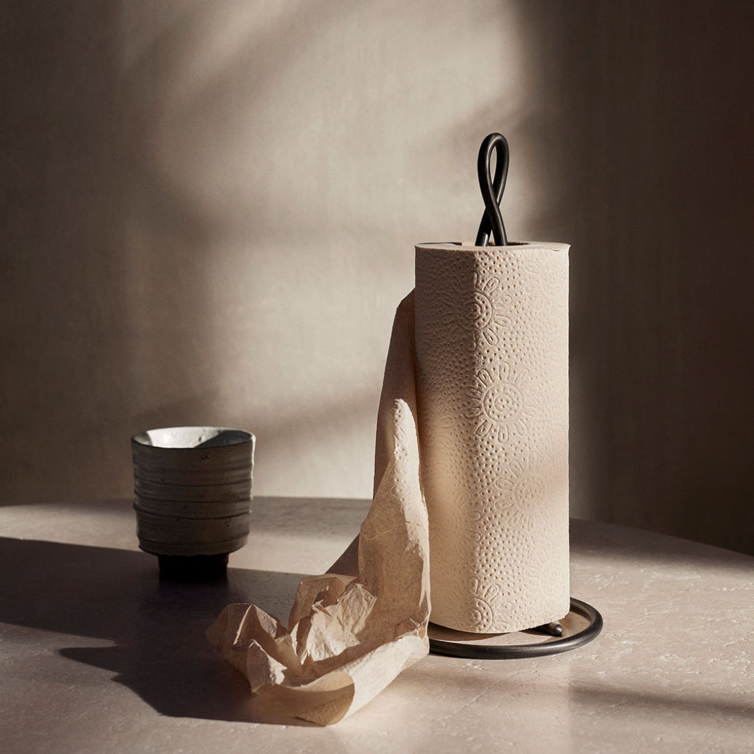 Curvature Paper Towel Holder