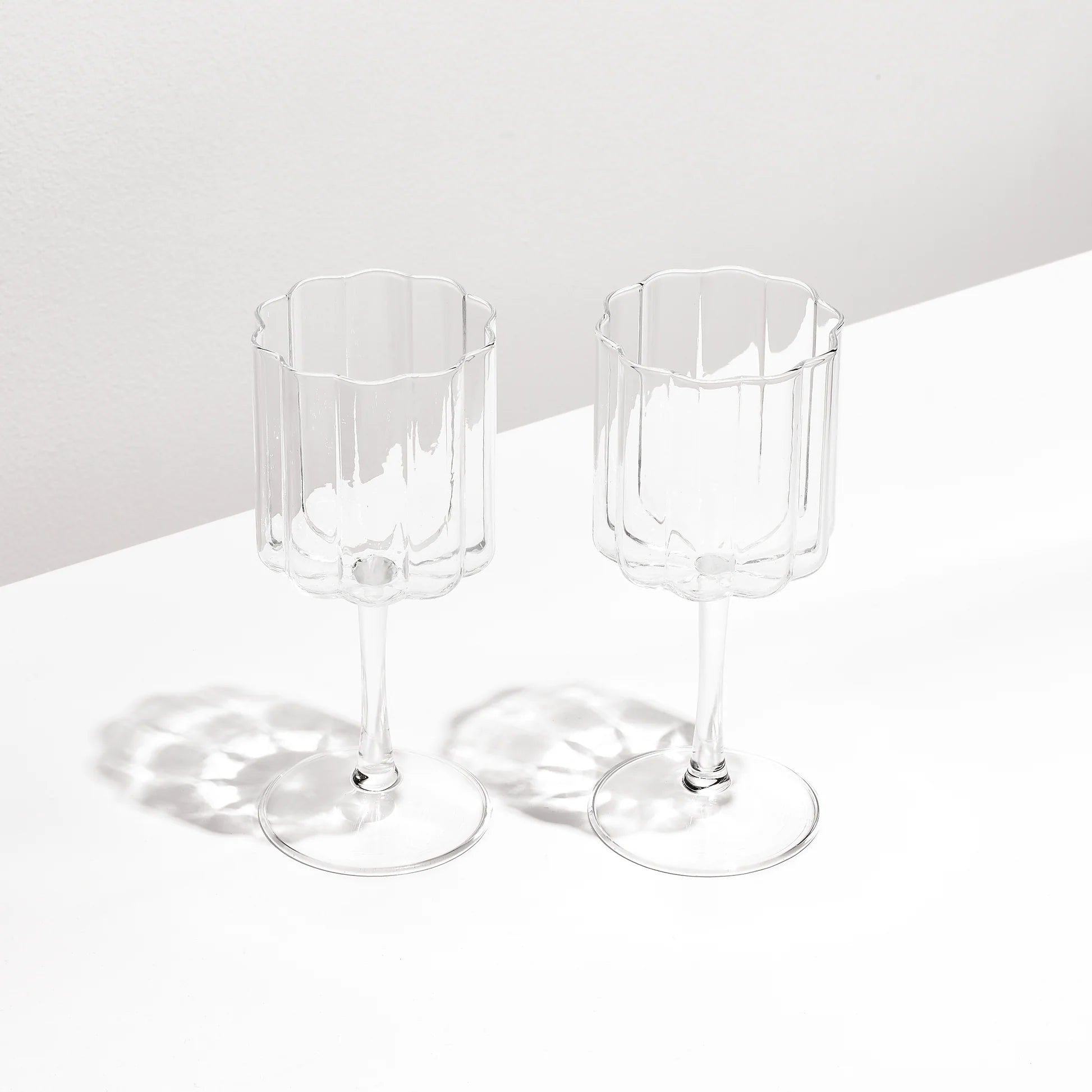 Two x Wave Wine Glasses (Clear)
