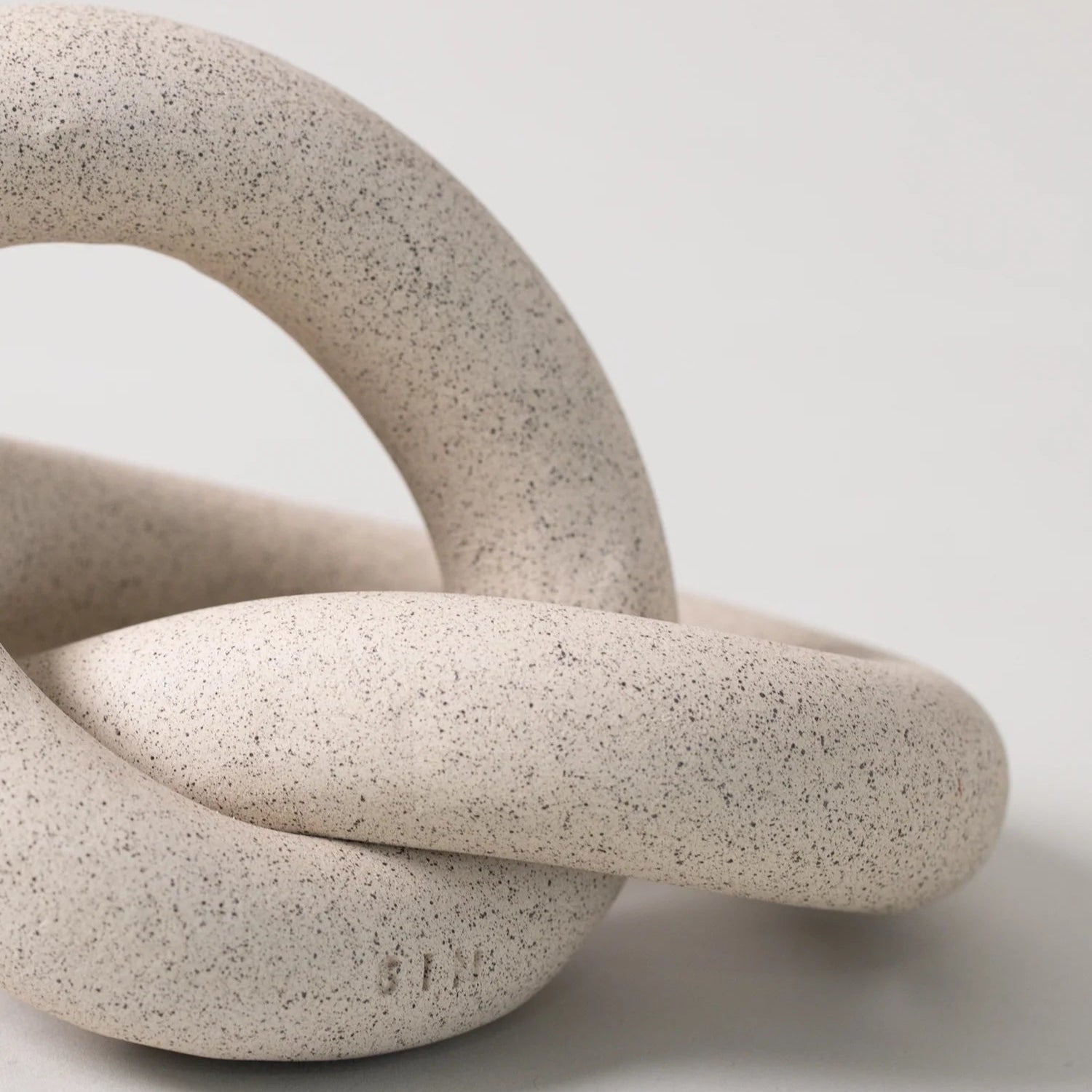 Infinity Knot - Sand