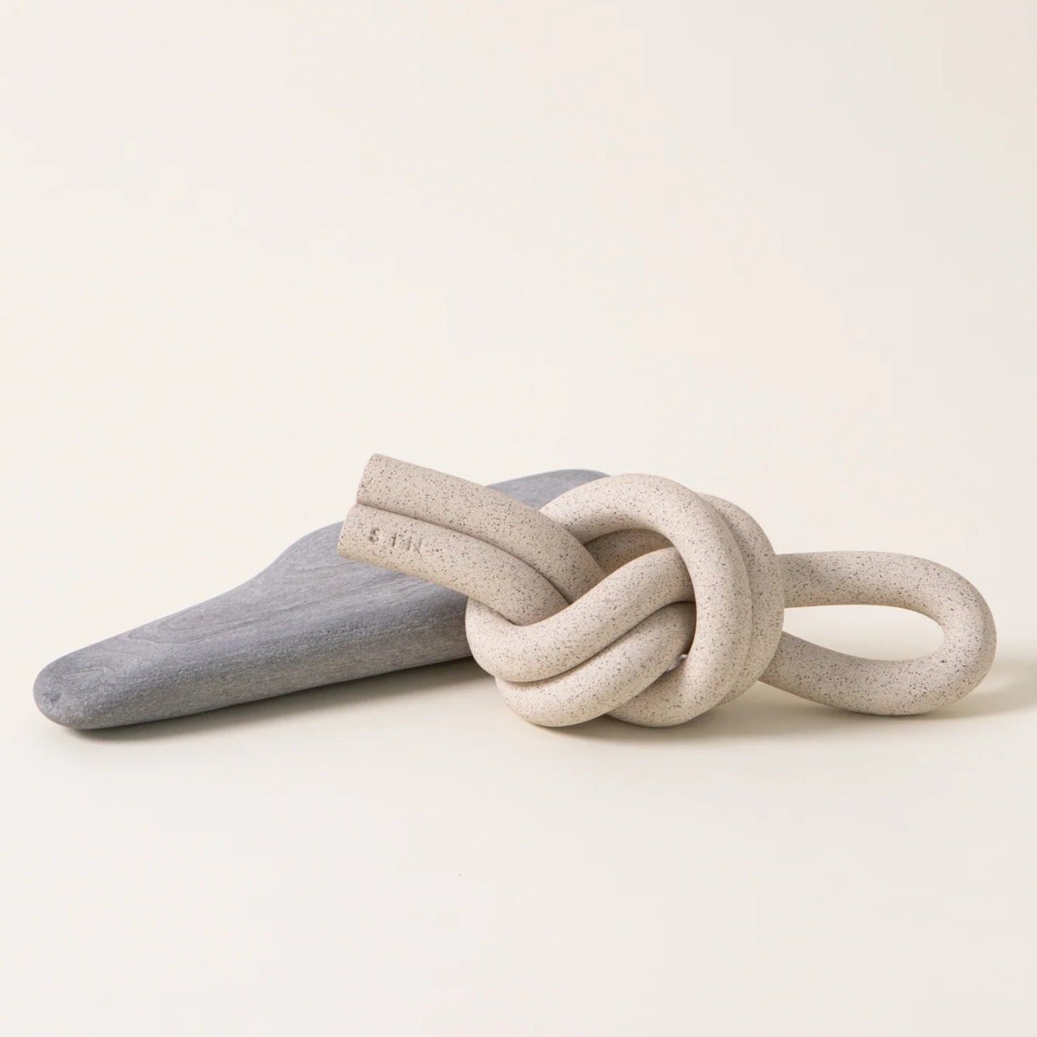 Overhand Knot - Sand