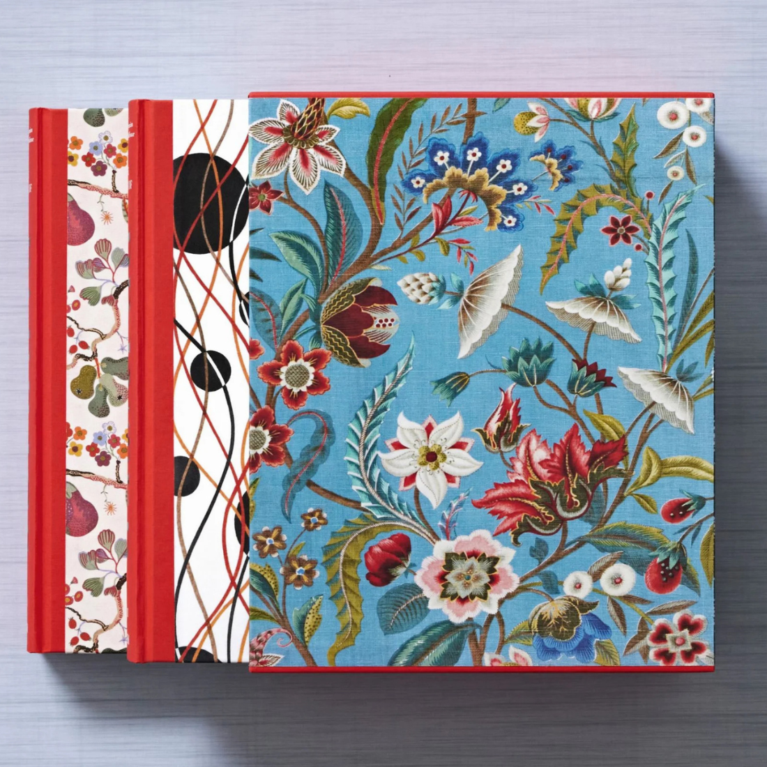 The Book of Printed Fabrics. From the 16th century until today