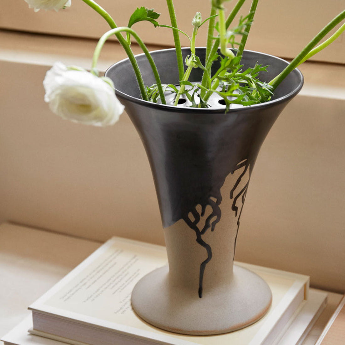 Flores Vase
