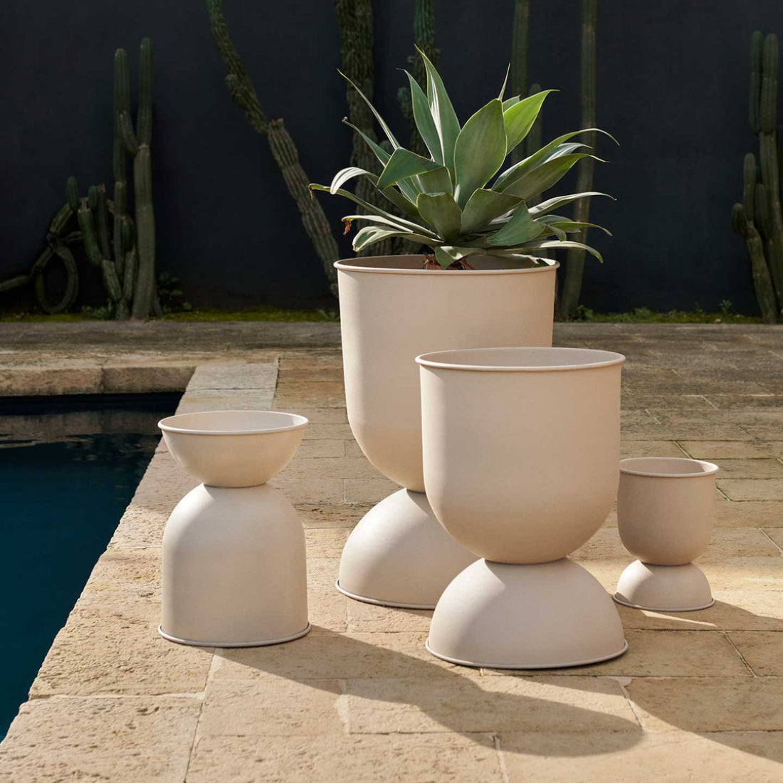 Hourglass Pot - Medium
