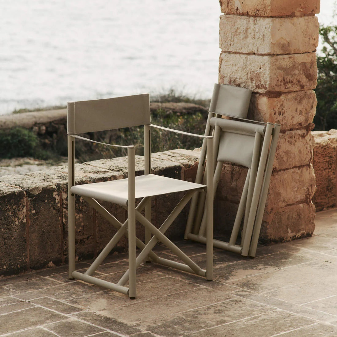Voya Folding Chair