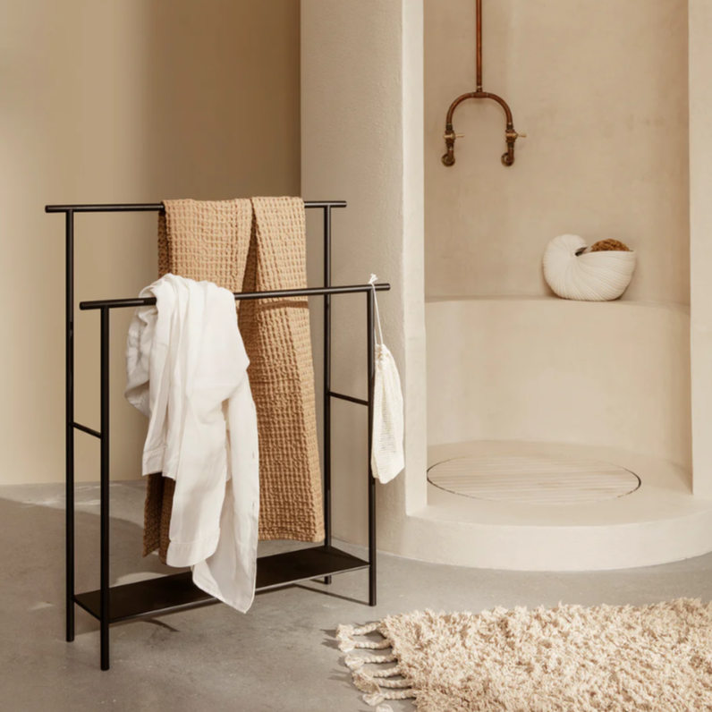 Dora Towel Stand