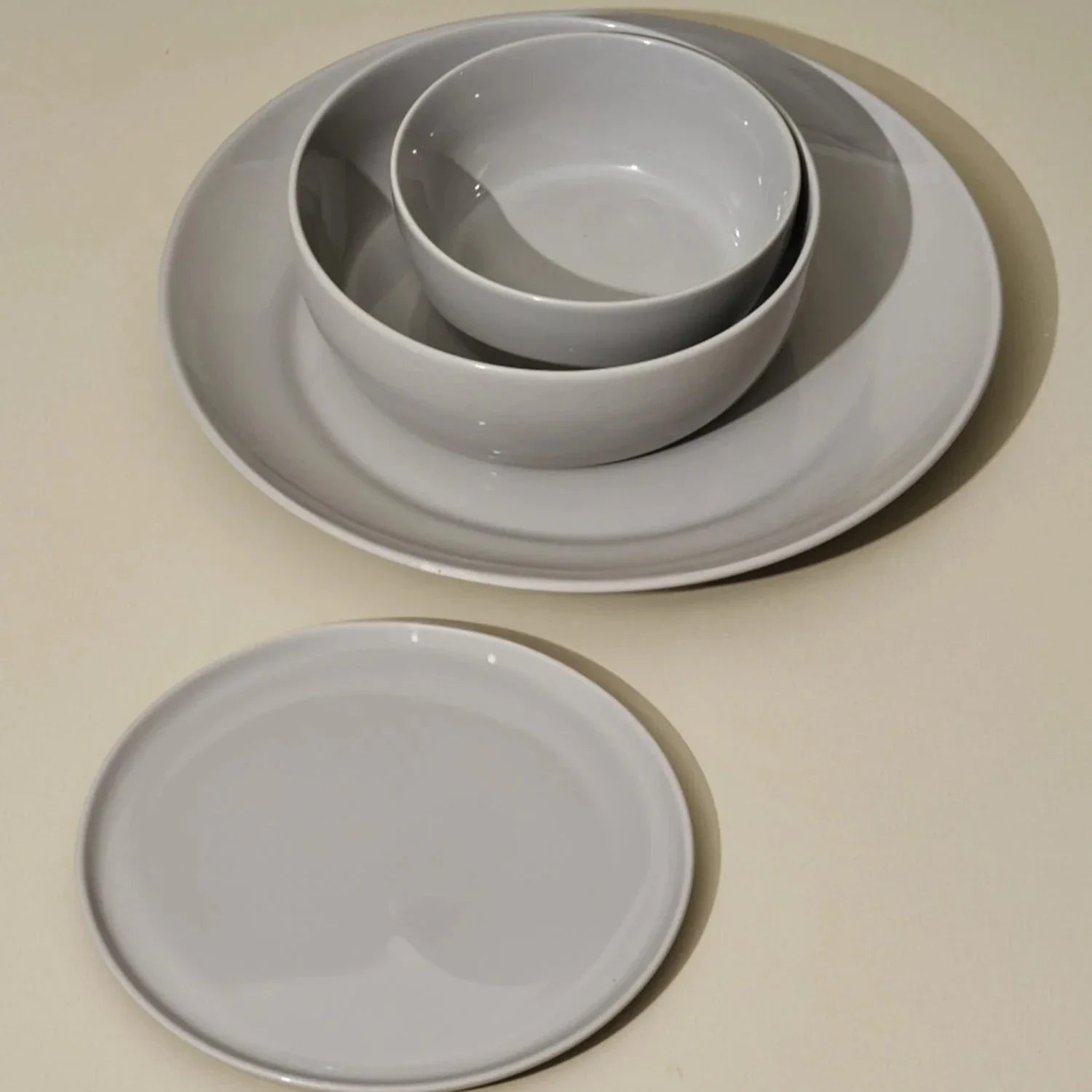 S/4 Wide Rim Dinnerware Set