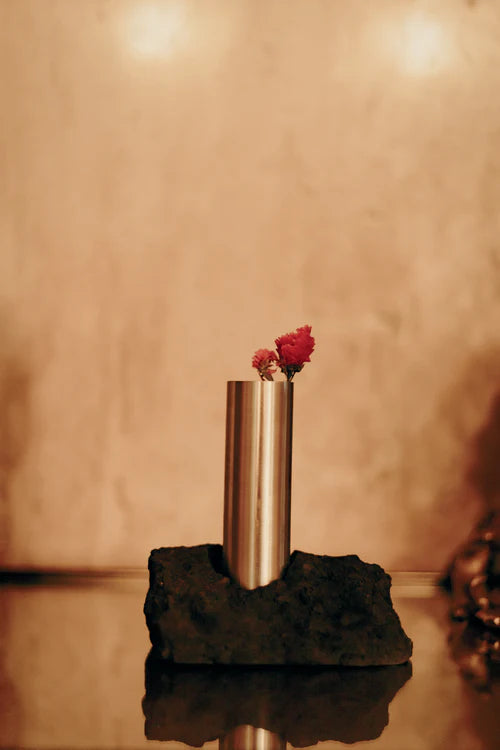 HOF Puro Flower Vase – A Fusion of Natural Beauty &amp; Modern Craft