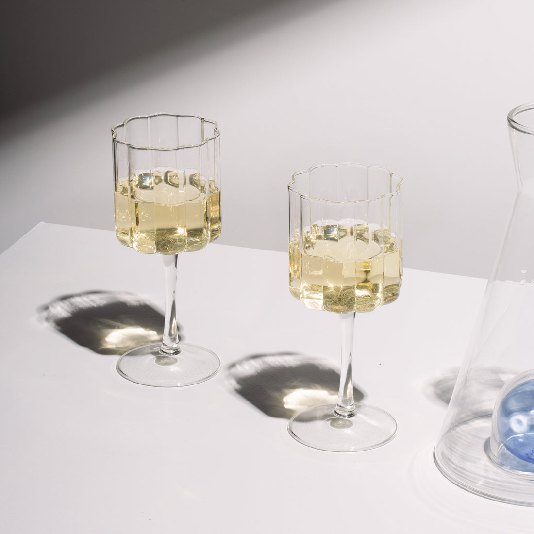 Two x Wave Wine Glasses (Clear)