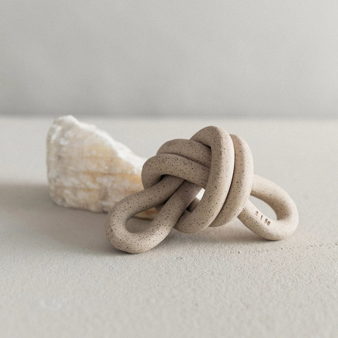 Double Loop Knot - Sand